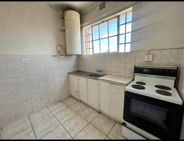 2 BEDROOM APARTMENT FOR SALE IN SPRINGS CENTRAL